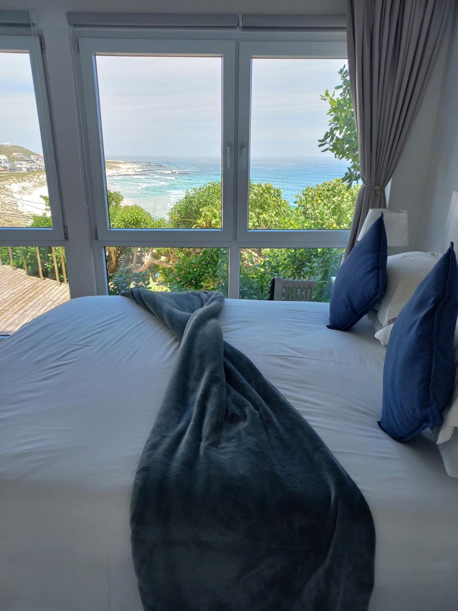 Swept Away Guesthouse - No-Loadshedding アイゼルフォンテン エクステリア 写真